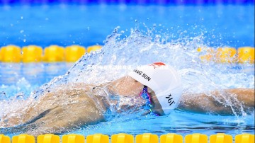 【九游体育官方入口】佩奇·布克斯球技精湛，关键一击定胜局